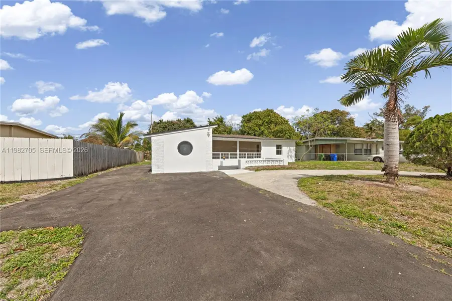 1031 NW 13th St, Fort Lauderdale, FL 33311 - #2
