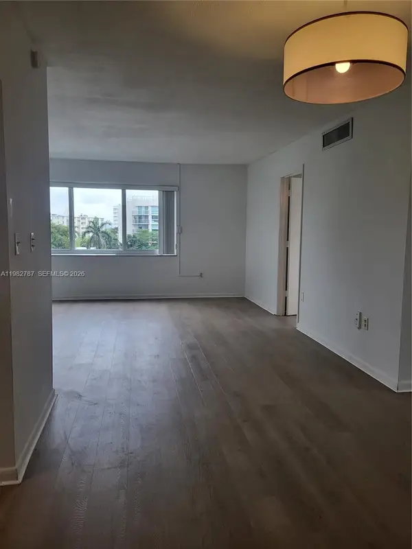 1020 94th St #503, Bay Harbor Islands, FL 33154