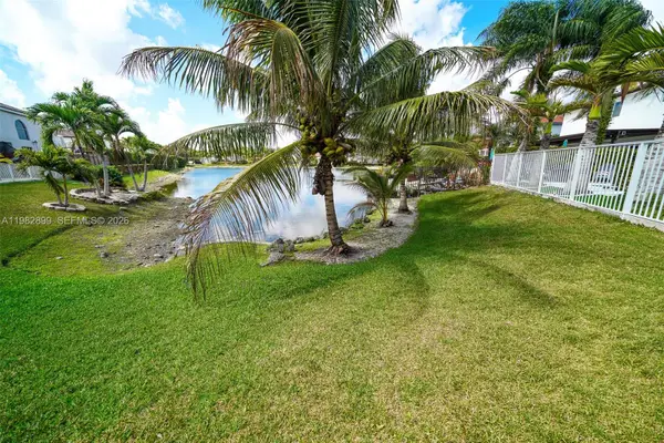 16334 SW 57th St, Miami, FL 33193