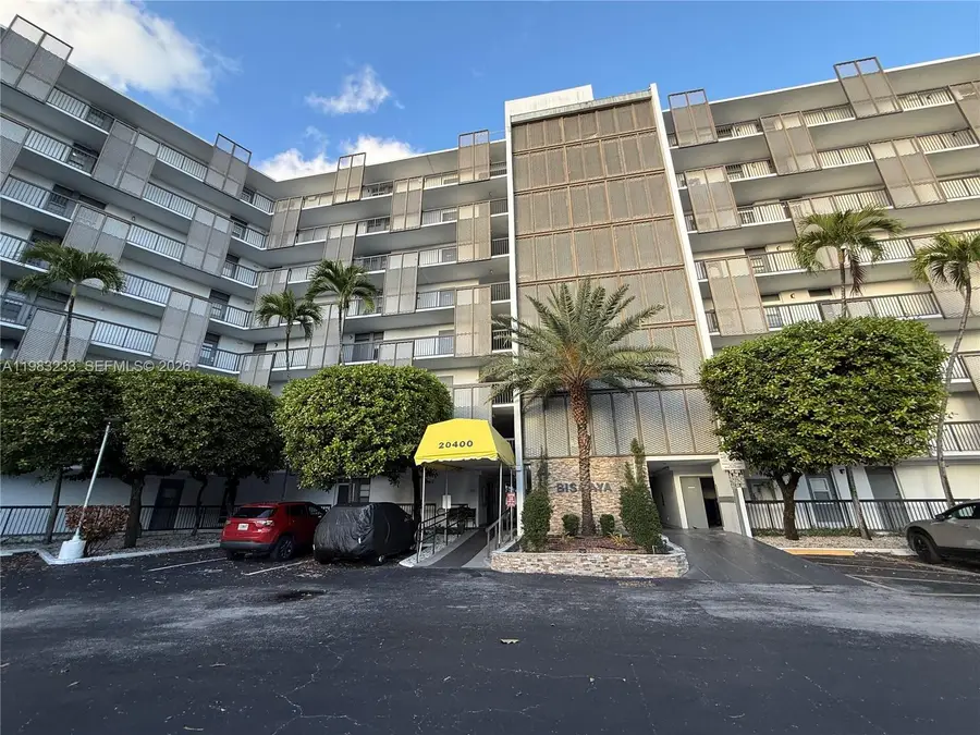 20400 W Country Club Dr #412, Aventura, FL 33180 - #2