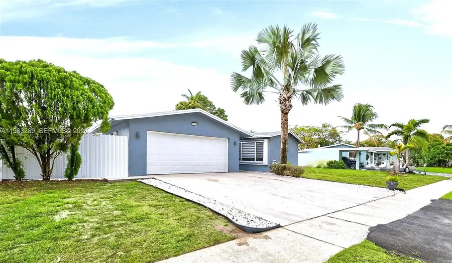 2150 SW 37th Ave, Fort Lauderdale, FL 33312 - #2