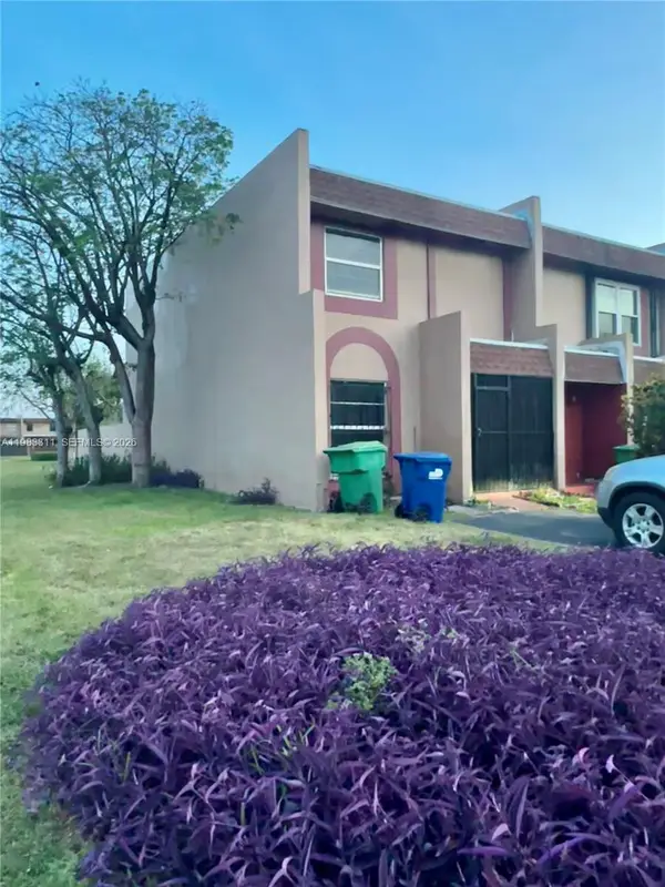 2754 NW 196th St, Miami Gardens, FL 33056