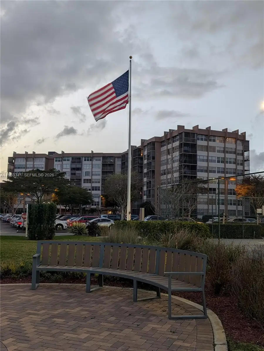 1000 E Saint Charles Pl #519, Pembroke Pines, FL 33026 - #2