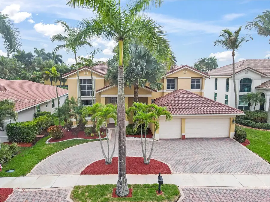 1646 Victoria Pointe Ln, Weston, FL 33327 - #2