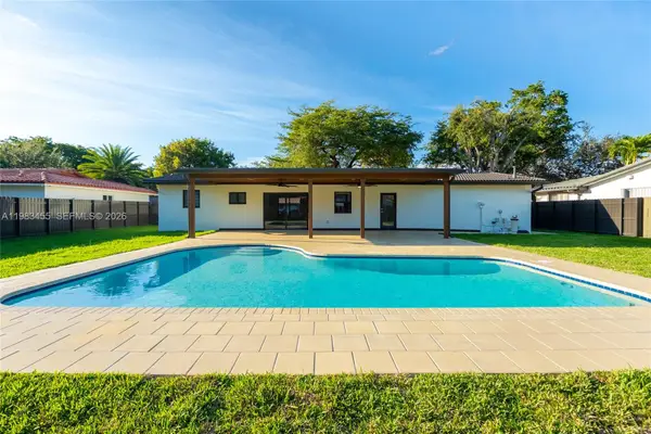 14515 Mahogany Ct, Miami Lakes, FL 33014