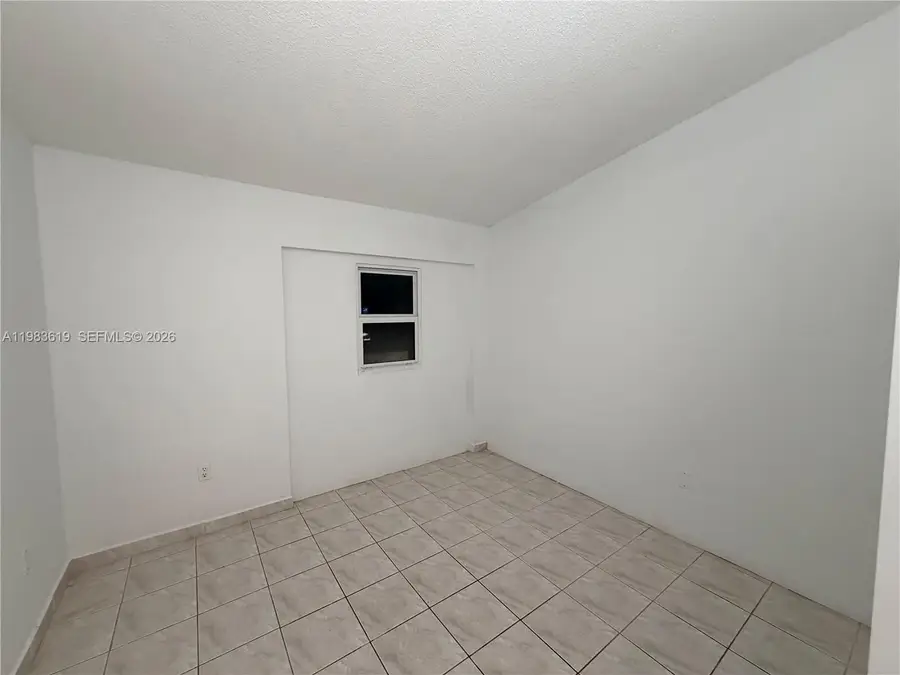 927 NE 199th St #206, Miami, FL 33179 - #2