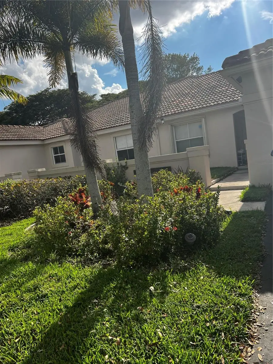 1611 Zenith Way, Weston, FL 33327 - #2
