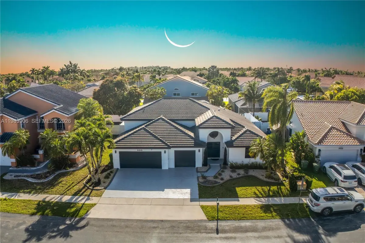 930 NW 197th Ave, Pembroke Pines, FL 33029 - #1