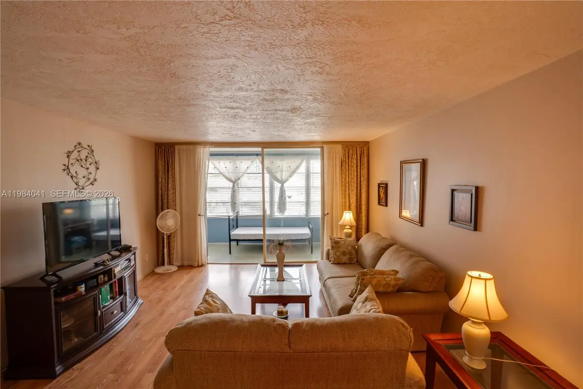 2841 Somerset Dr #318, Lauderdale Lakes, FL 33311 - #1