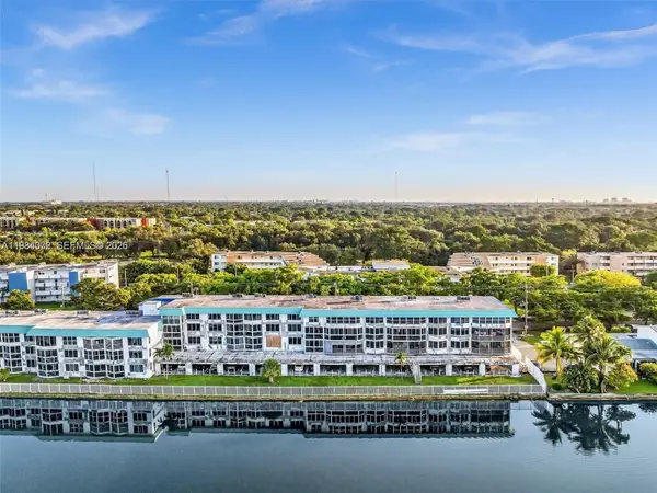 1170 NE 191st St #24, Miami, FL 33179