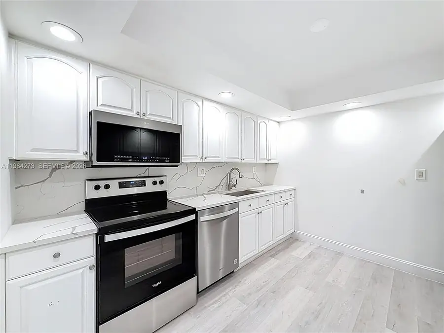 1000 Parkview Dr #121, Hallandale Beach, FL 33009 - #3