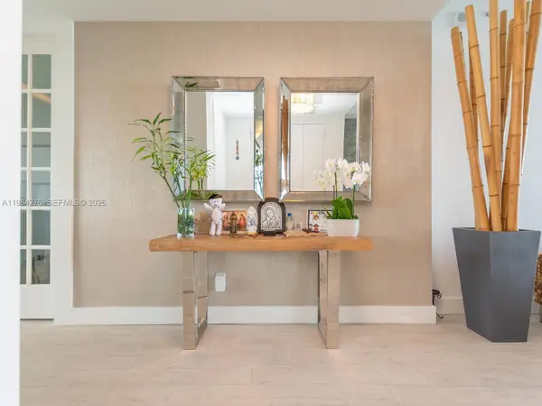 1300 Brickell Bay Dr #3804, Miami, FL 33131