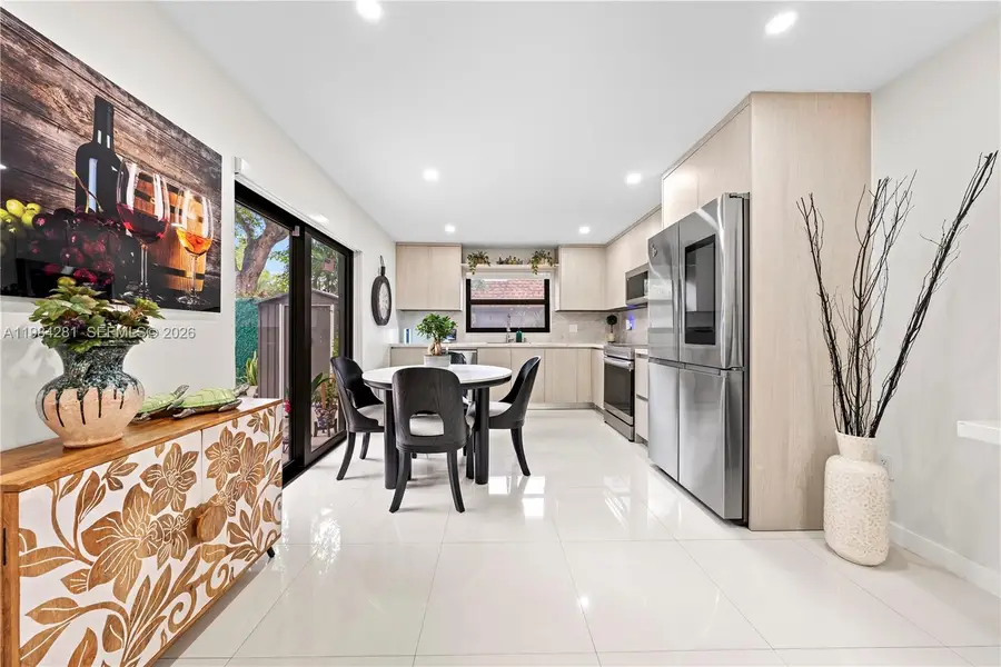 2415 W 67th Pl #8-11, Hialeah, FL 33016 - #2