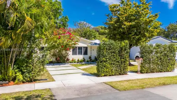 222 SW 7th St, Dania Beach, FL 33004