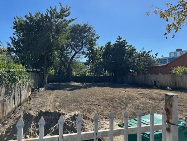 1738 NW 31st St, Miami, FL 33142