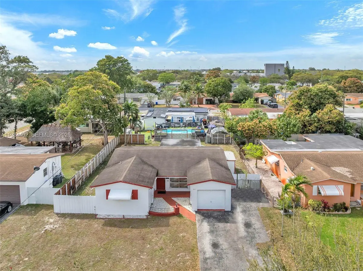 410 SW 71st Ave, Pembroke Pines, FL 33023 - #1