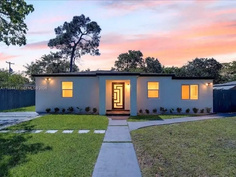1010 NE 138th St, North Miami, FL 33161 - #1