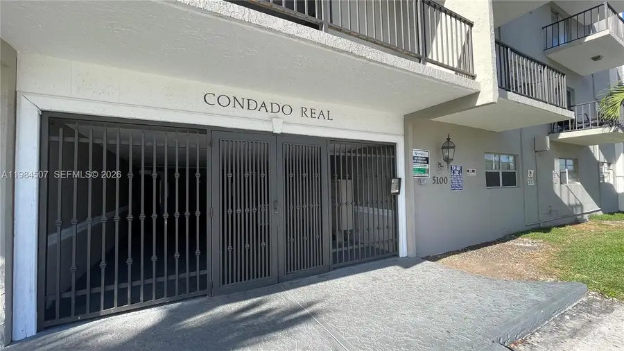 5100 SW 41st St #226, Pembroke Park, FL 33023 - #2