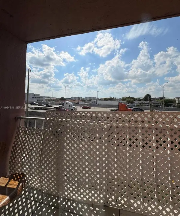 6175 W 20th Ave #309, Hialeah, FL 33012