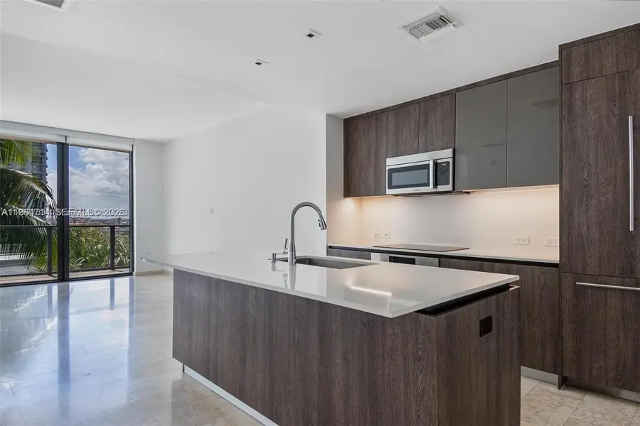 68 SE 6th St #806, Miami, FL 33131 - #3