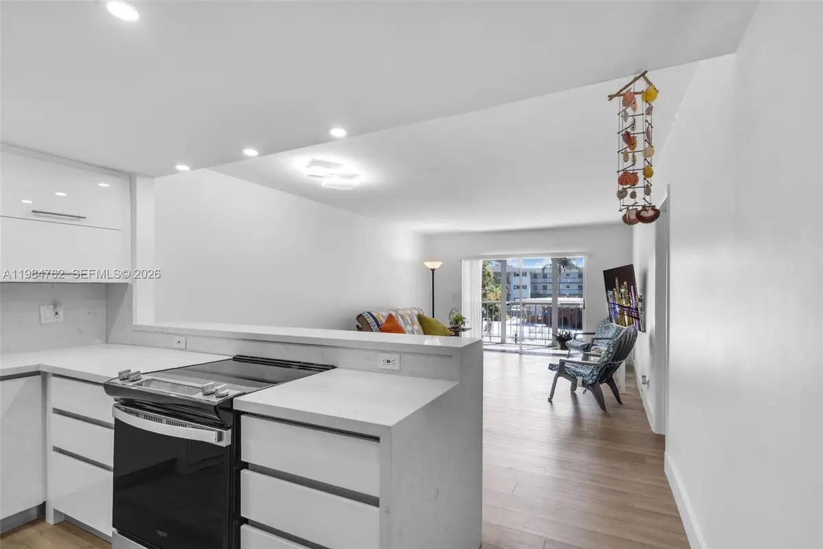 1101 Hillcrest Ct #206, Hollywood, FL 33021 - #1