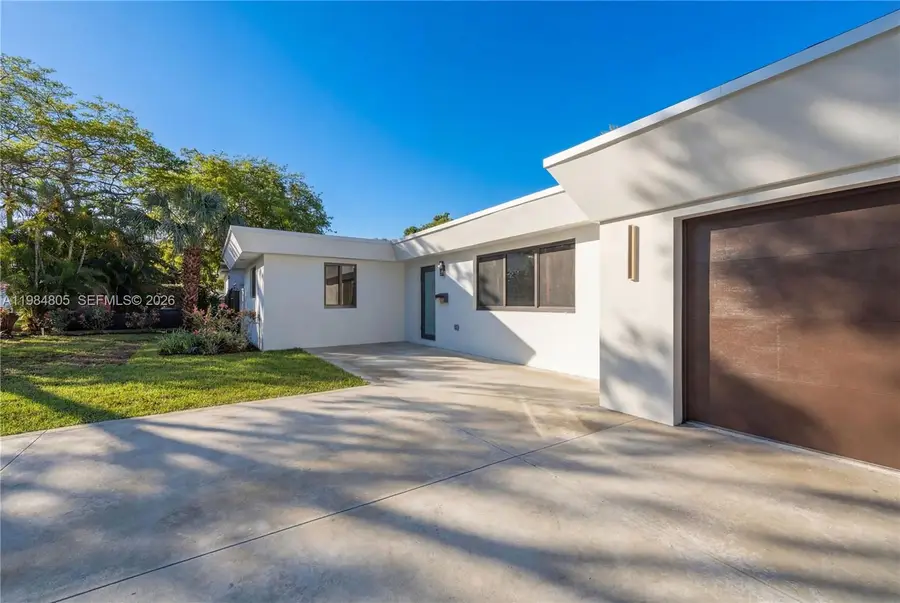 10910 NE 9th Ct, Biscayne Park, FL 33161 - #3