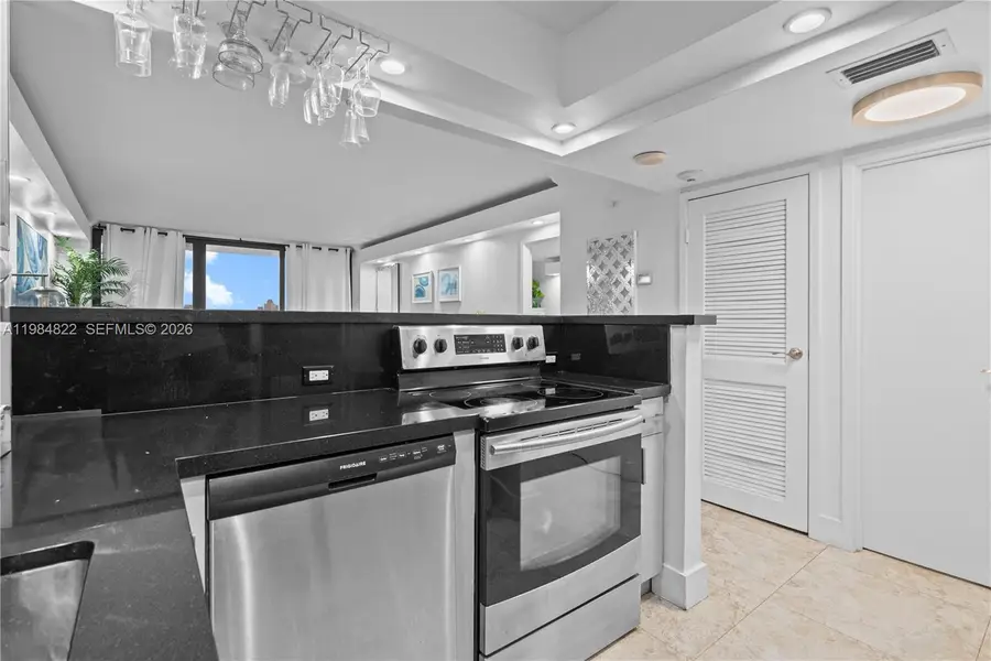 3675 N Country Club Dr #1907, Aventura, FL 33180 - #3