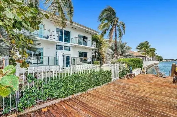 7171 Bay Dr #5, Miami Beach, FL 33141