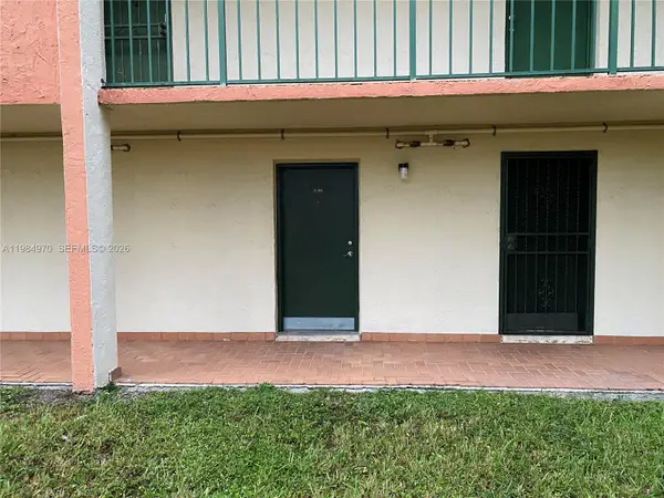 9405 W Flagler St #D105, Miami, FL 33174