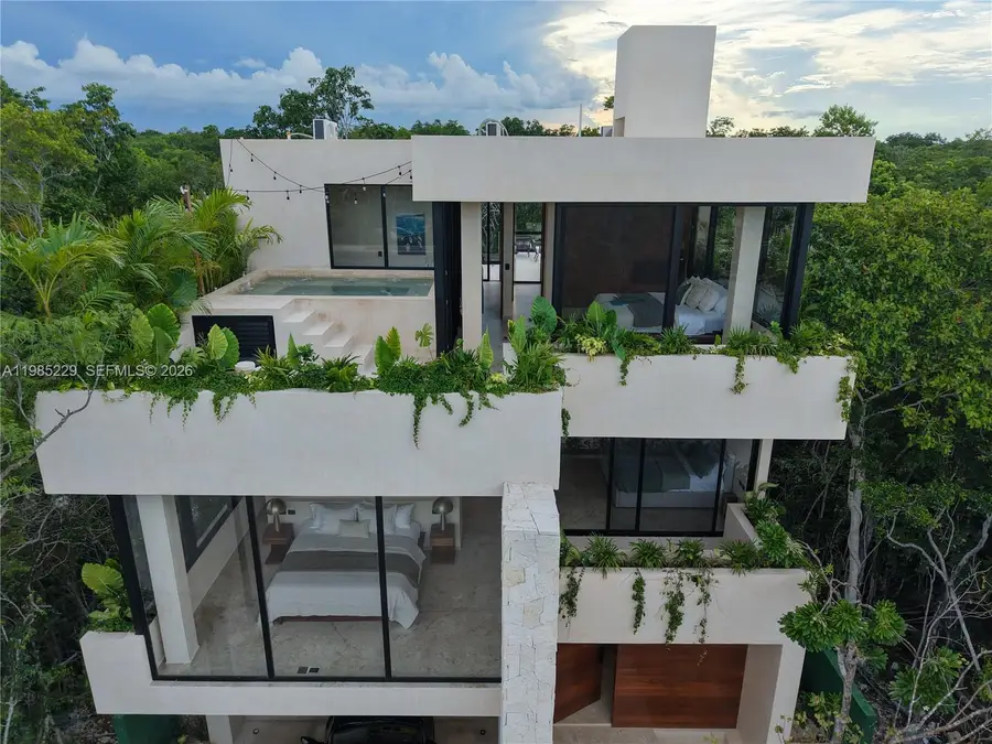 5GWV+2H N/a, Miami, FL 33133 - #3