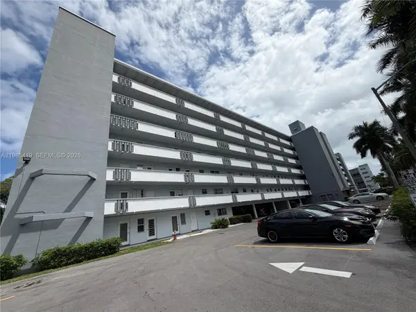 1000 NE 14th Ave #201, Hallandale Beach, FL 33009