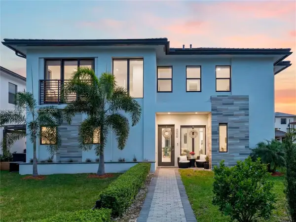 8281 NW 48th Ter, Doral, FL 33166