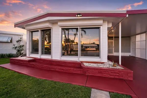 2260 SW 85th Way, Davie, FL 33324