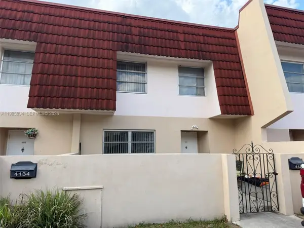 4136 Inverrary Dr #15C, Lauderhill, FL 33319