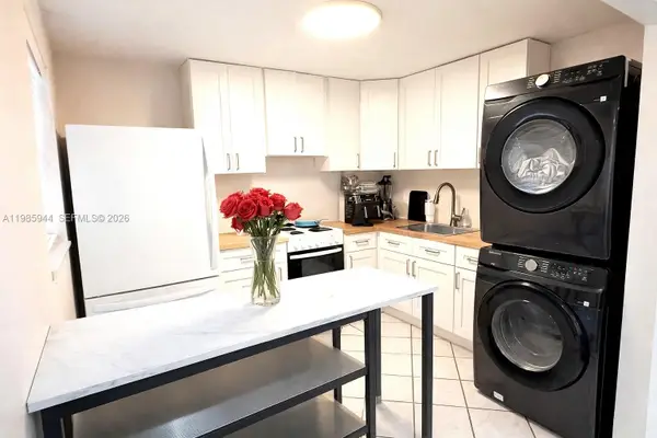 7830 NW 33rd St #308, Davie, FL 33024