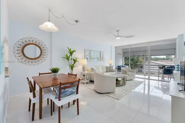 109 Royal Park Dr #2F, Oakland Park, FL 33309