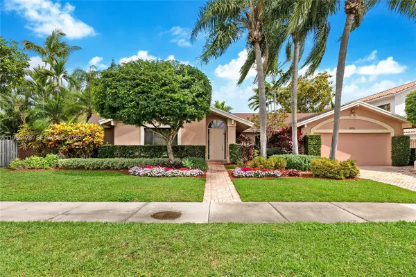 2011 NE 211th Ter, Miami, FL 33179