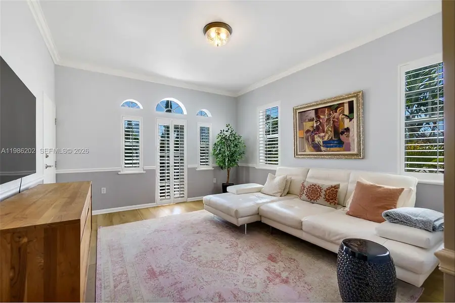 2870 Pine Tree Dr #3, Miami Beach, FL 33140 - #3