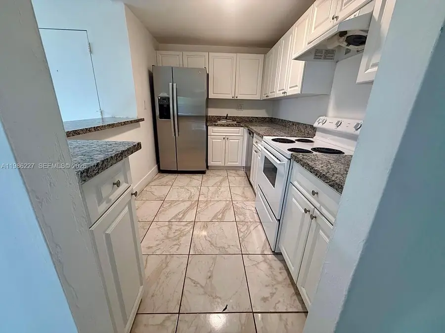 10393 N Kendall Dr #U7, Miami, FL 33176 - #2