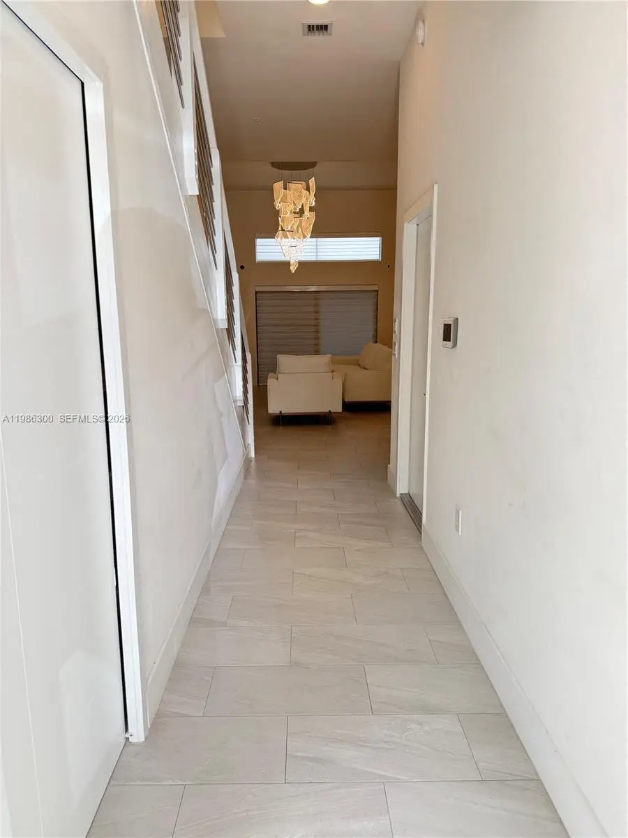 4393 NW 9th St, Plantation, FL 33317 - #2