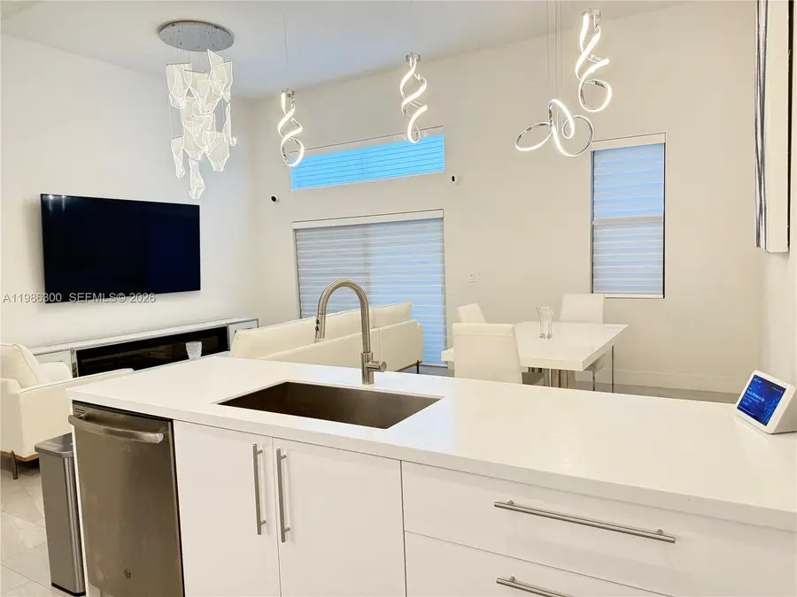 4393 NW 9th St, Plantation, FL 33317 - #3