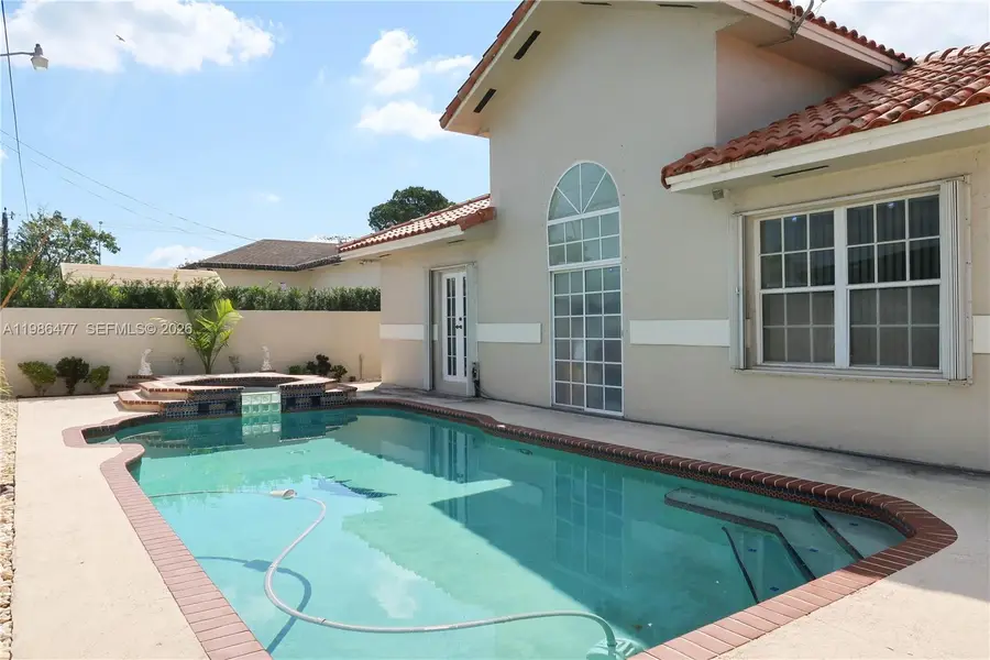 661 NE 4th Pl, Hialeah, FL 33010 - #2