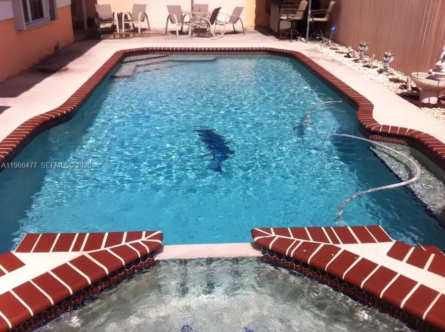 661 NE 4th Pl, Hialeah, FL 33010 - #3