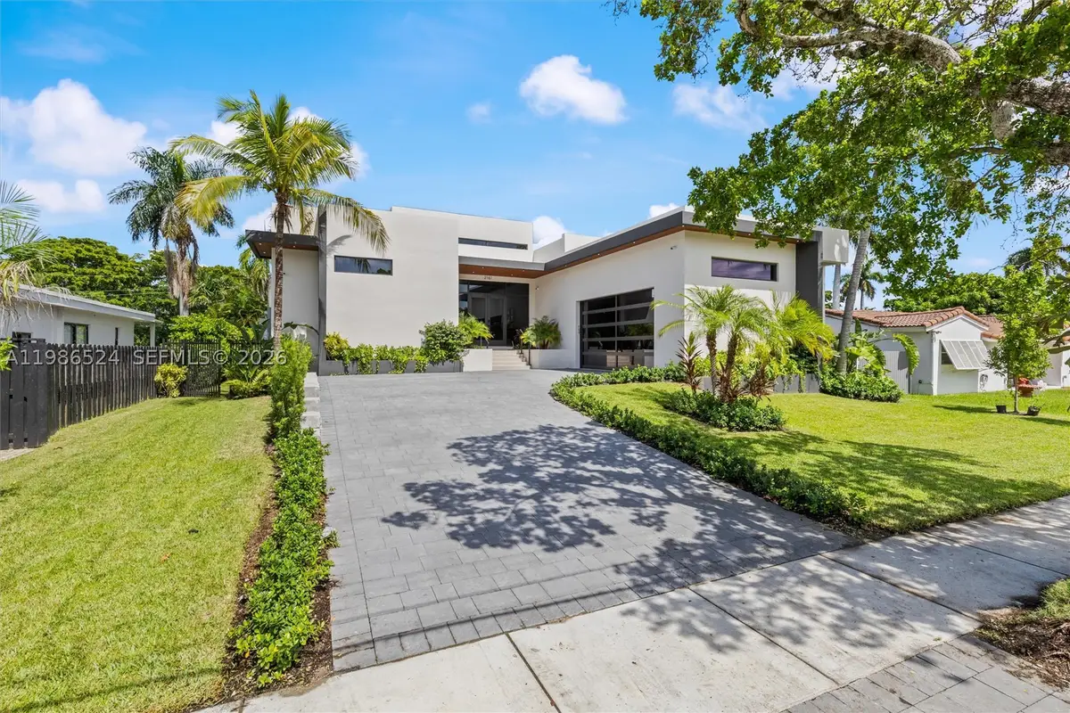 2161 NE 124th St, North Miami, FL 33181 - #1