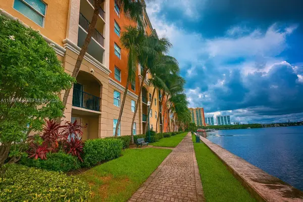 17150 N Bay Rd #2122, Sunny Isles Beach, FL 33160