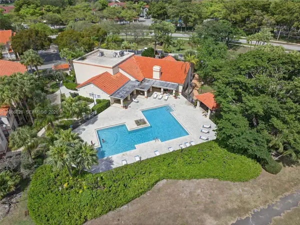 3400 N Pinewalk Dr N #923, Margate, FL 33063