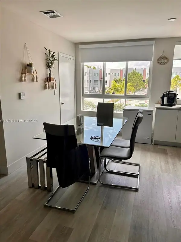 2561 NE 193rd St #1201, Miami, FL 33180