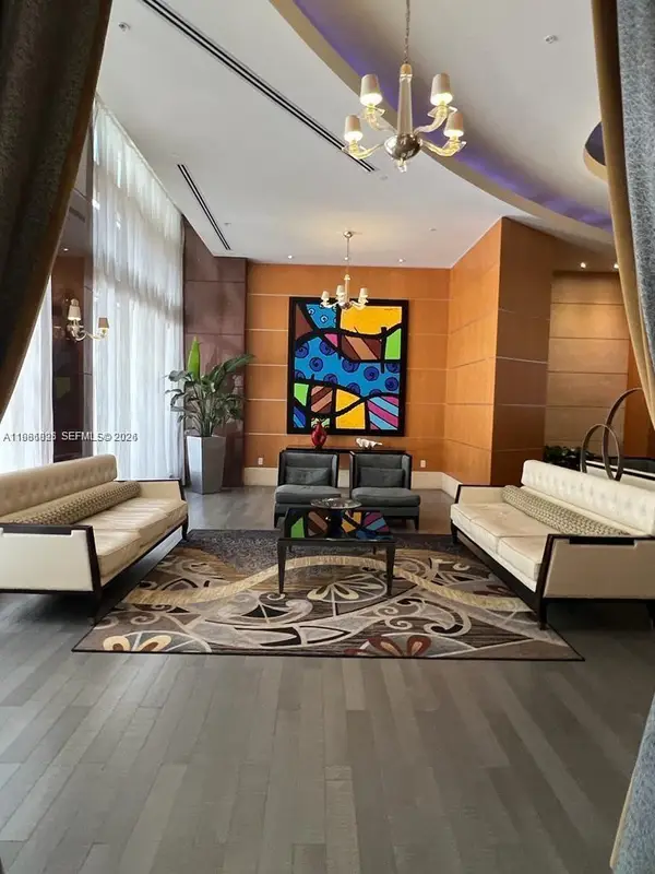 253 NE 2nd St #3806, Miami, FL 33132