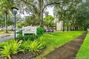 6700 Cypress Rd #409, Plantation, FL 33317