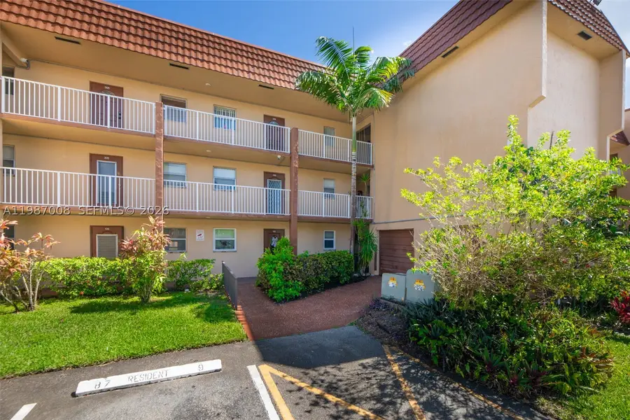 8951 Sunrise Lakes Blvd #105, Sunrise, FL 33322 - #2